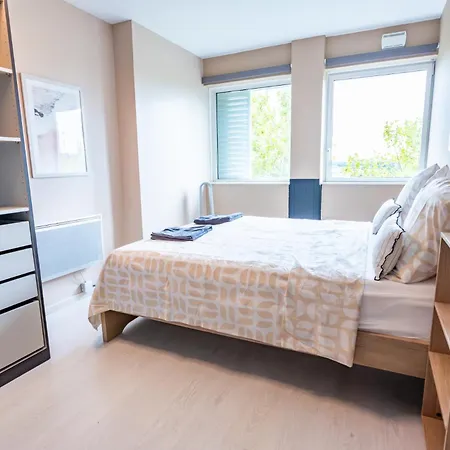 Apartmán Andromede Chic T2 - Parking Sous-terrain- Proche Meet Airbus Et Aeroport -tram